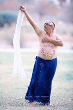 gallery-1492455366-dad-maternity-photos-1.jpg